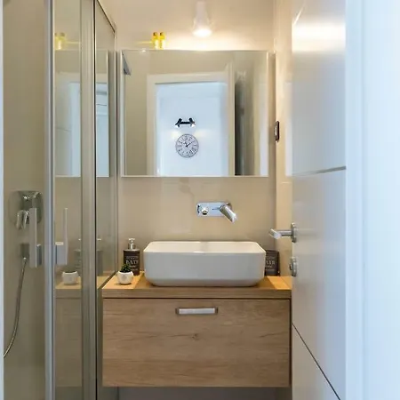 Apartment Positive