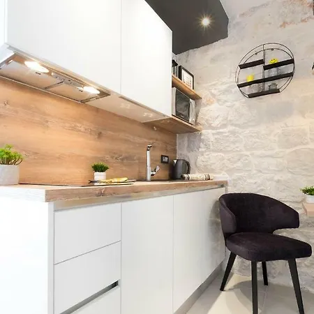Apartment Positive Split