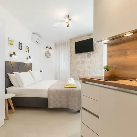 Positive Apartment *